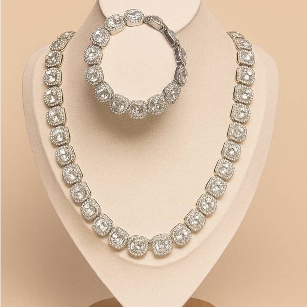 Elegant Silver white gemstone Necklace and Bracelet Set